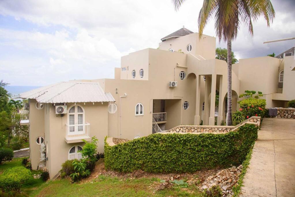 Czar'S Citadel-2 Bedroom Apt 23E At Columbus Heights Ocho Rios Dış mekan fotoğraf